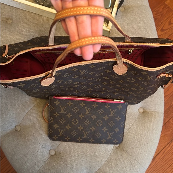 Authentic Louis Vuitton GM Neverfull monogram Pivoine & wristlet - Picture 3 of 14